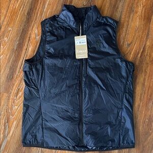 On Running Navy Weather Vest NWT